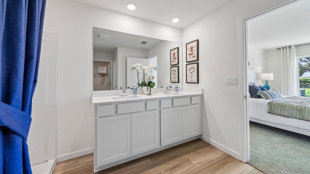 Furnished interior view inside a new home in Citrus County Spot Lots, Dunnellon (Image 12).