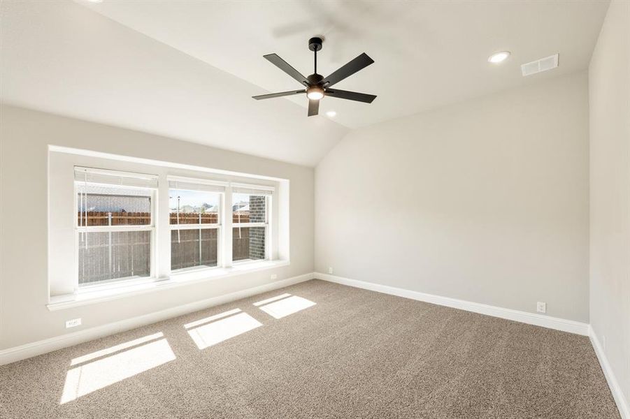 Spacious, unfurnished interior of a new home in Maplewood, Glenn Heights (Image 28).