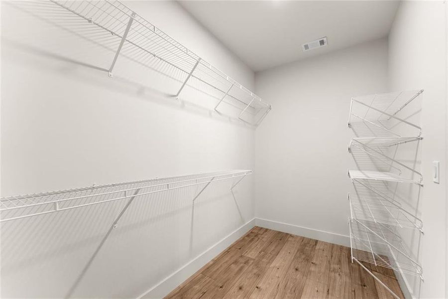 Spacious, unfurnished interior of a new home in , Cleveland (Image 19).