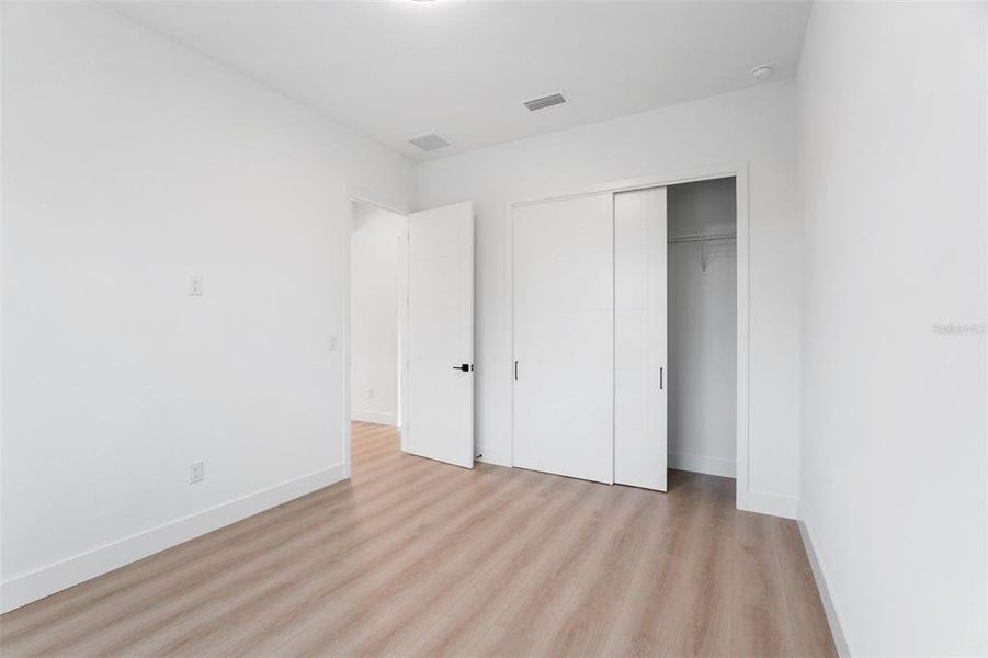 Spacious, unfurnished interior of a new home in , Port Charlotte (Image 34).