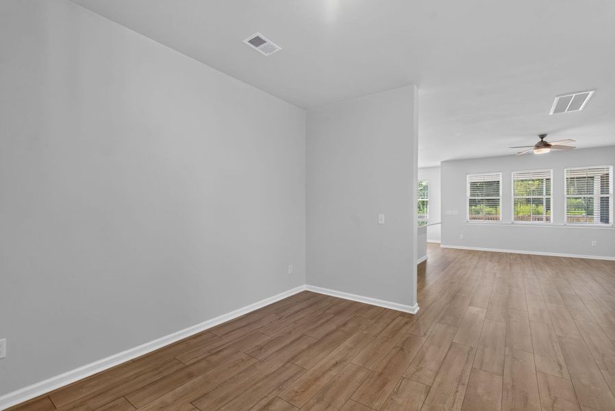 Spacious, unfurnished interior of a new home in Sweetgrass at Summers Corner, Summerville (Image 27).