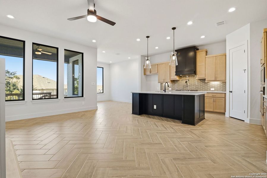 Furnished interior view inside a new home in Ventana - 60', Bulverde (Image 12).