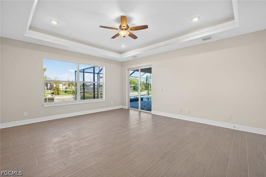 Spacious, unfurnished interior of a new home in Cape Coral, Cape Coral (Image 31).