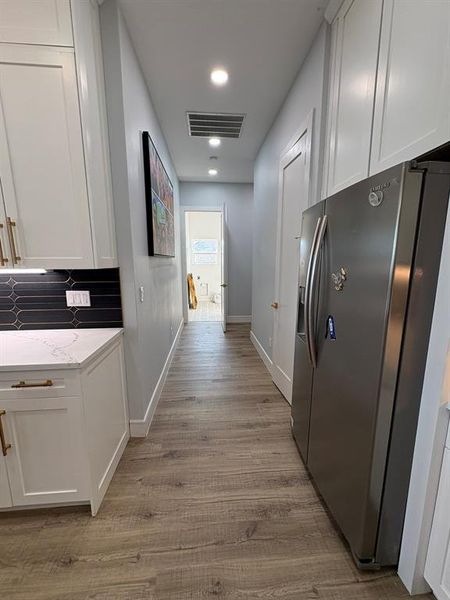 Furnished interior view inside a new home in , Waxahachie (Image 16).
