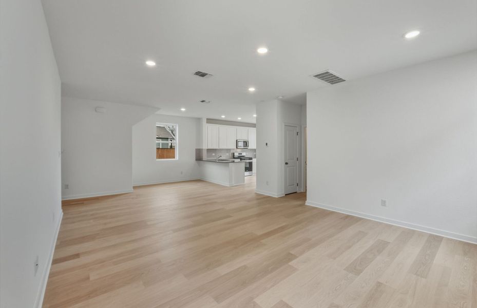 Spacious, unfurnished interior of a new home in Larson Crossing, Elgin (Image 34).
