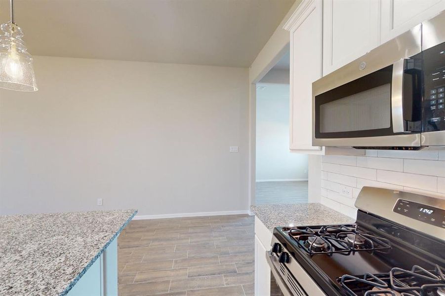 Image 40 of a home in Verandah.