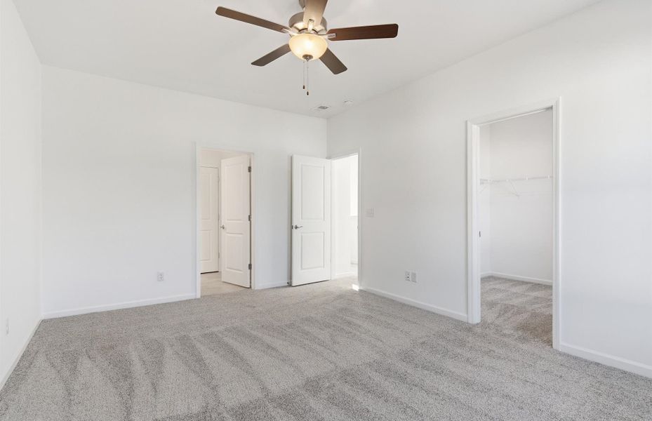 Spacious, unfurnished interior of a new home in Alston Park, Greenville (Image 19).