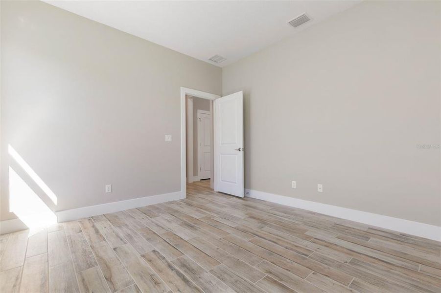 Spacious, unfurnished interior of a new home in , Palm Coast (Image 32).