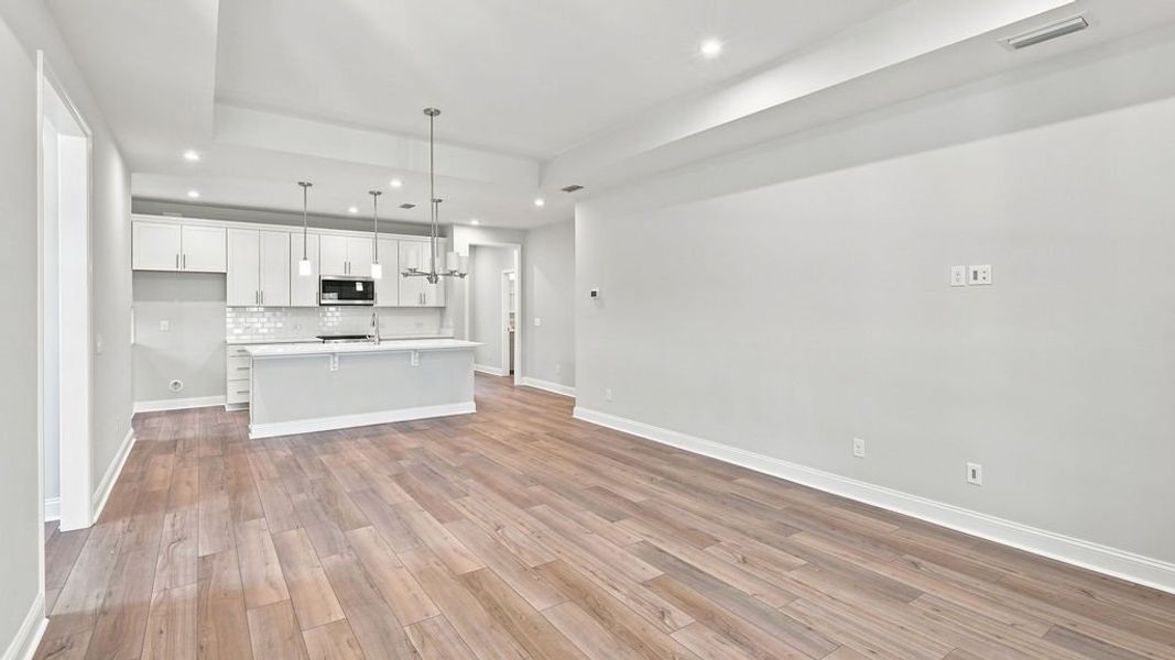 Spacious, unfurnished interior of a new home in Sun City Hilton Head, Bluffton (Image 17).