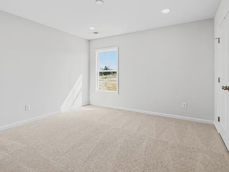 Spacious, unfurnished interior of a new home in Portrait Hills, Aiken (Image 10).