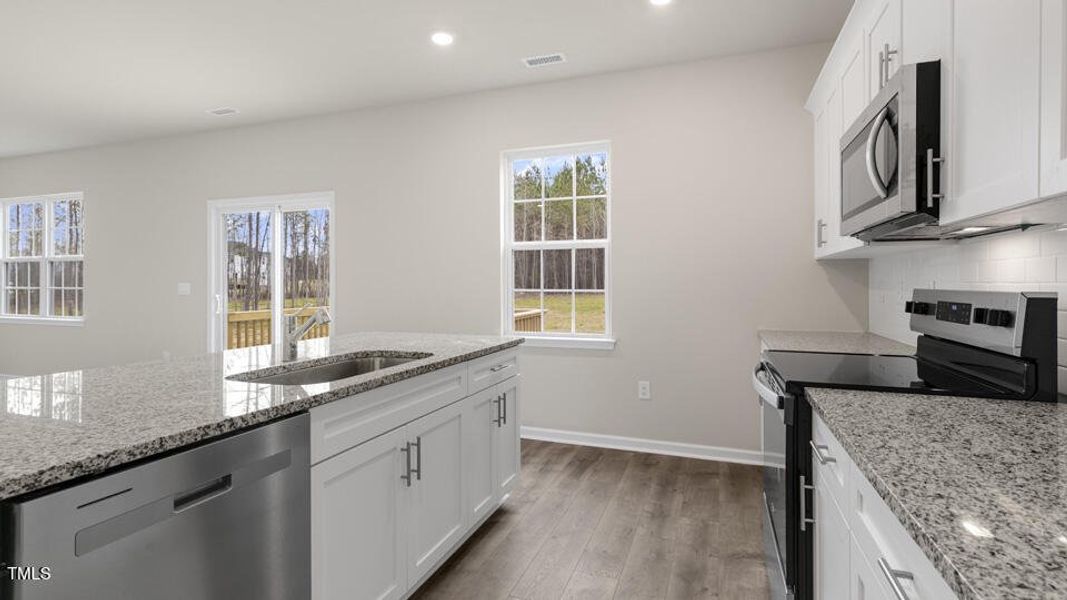 dr-horton-baker-farm-lot-116-018