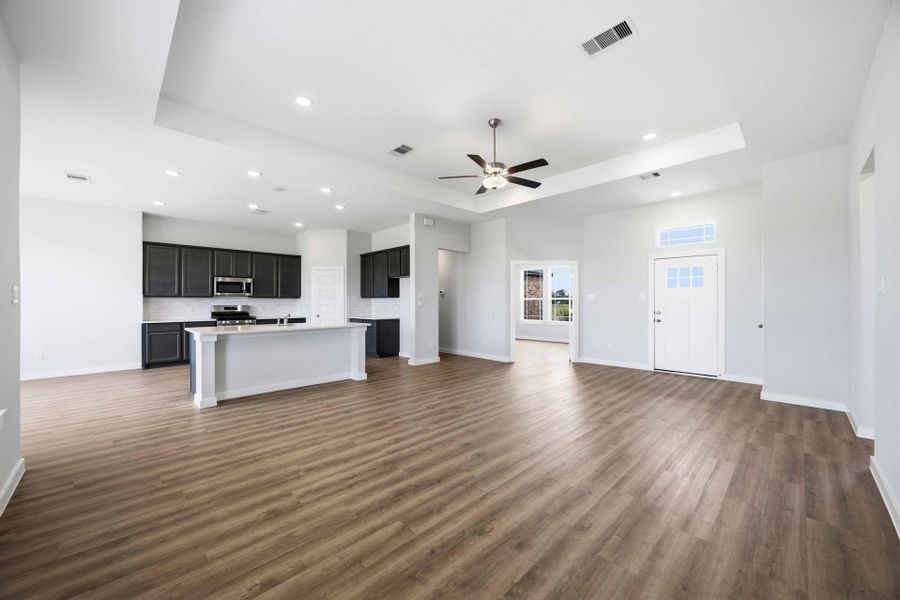 6903 Pelican Lane - Arlington - Family Room
