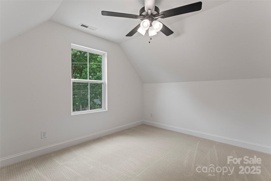 Spacious, unfurnished interior of a new home in , Harrisburg (Image 13).