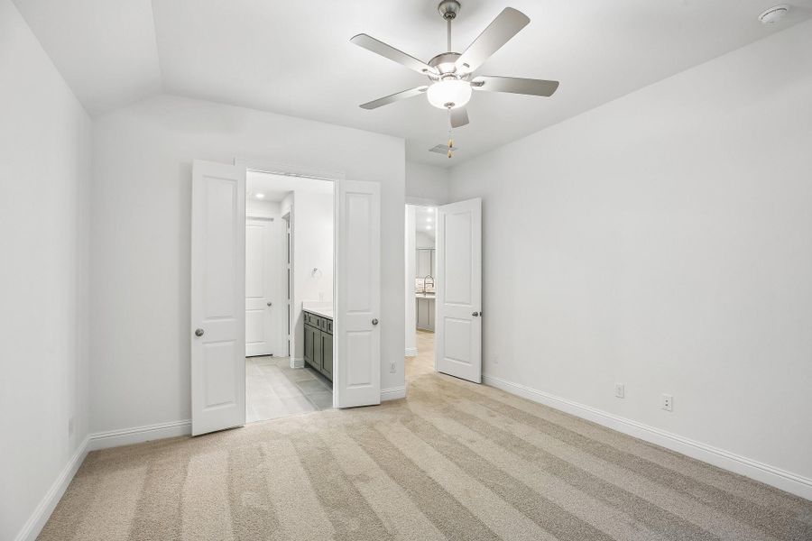 Spacious, unfurnished interior of a new home in Woodhavyn 40', Magnolia (Image 11). Spacious, unfurnished interior of a new home in Woodhavyn 40', Magnolia (Image 11).
