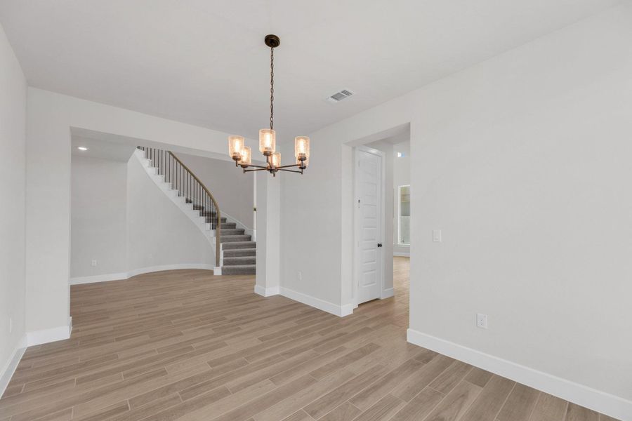 Spacious, unfurnished interior of a new home in The Colony - 50', Bastrop (Image 21).