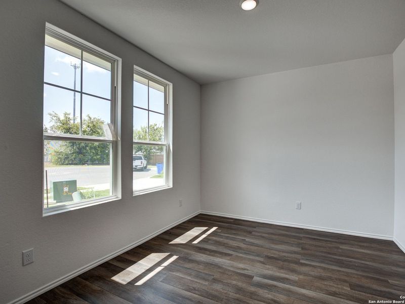 Spacious, unfurnished interior of a new home in Hannah Heights, Seguin (Image 17).