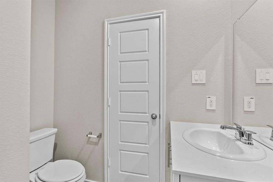 Furnished interior view inside a new home in , Fort Worth (Image 10). Furnished interior view inside a new home in , Fort Worth (Image 10).