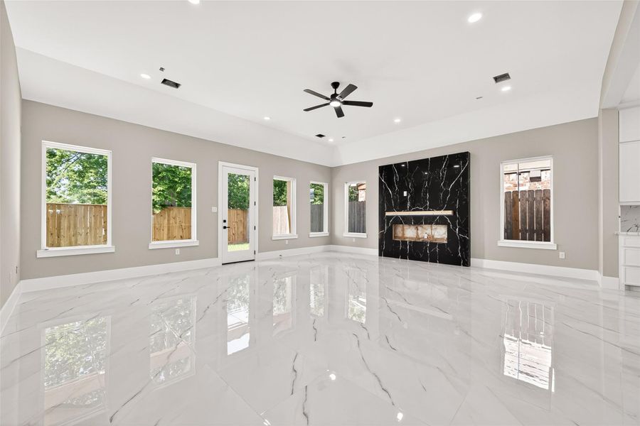 Spacious, unfurnished interior of a new home in , Houston (Image 16).