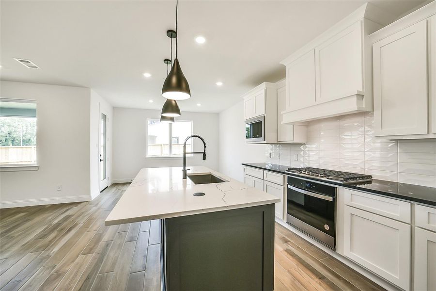 Furnished interior view inside a new home in Sienna 40', Missouri City (Image 28). Furnished interior view inside a new home in Sienna 40', Missouri City (Image 28).