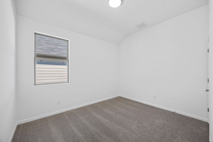 Spacious, unfurnished interior of a new home in Trinity Ranch, Elgin (Image 24).