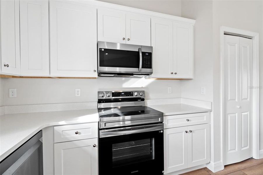 Furnished interior view inside a new home in , Ocala (Image 8).
