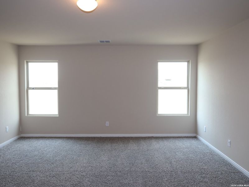 Spacious, unfurnished interior of a new home in Agave, San Antonio (Image 25).