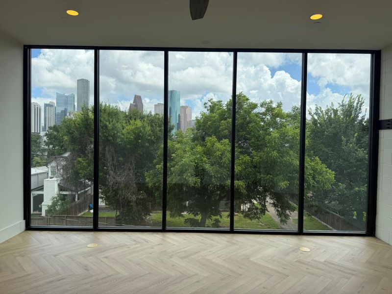 Spacious, unfurnished interior of a new home in , Houston (Image 16).