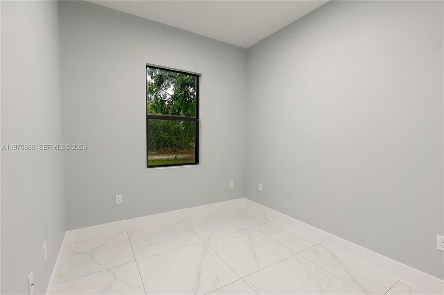 Spacious, unfurnished interior of a new home in , Lehigh Acres (Image 22).