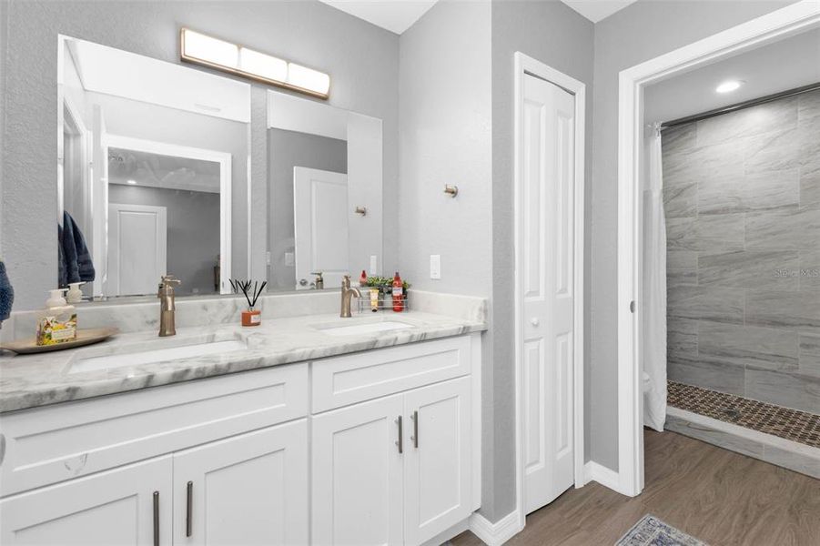 Furnished interior view inside a new home in , Arcadia (Image 25).