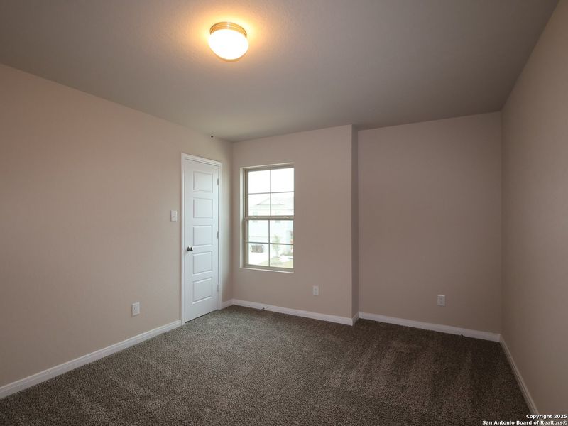 Spacious, unfurnished interior of a new home in Winding Brook, San Antonio (Image 19).