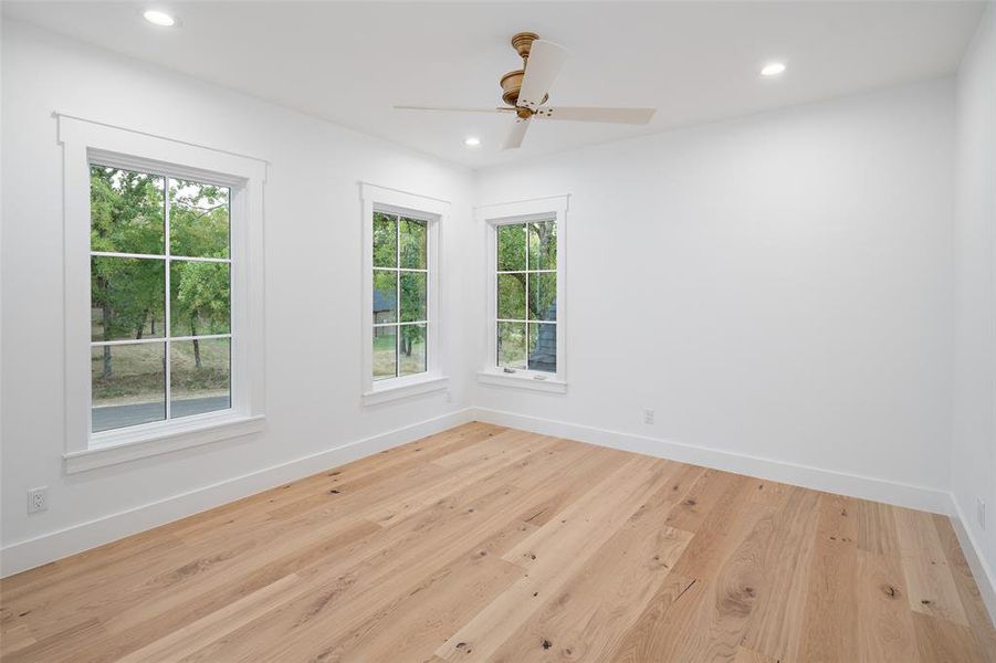 Upstairs guest bedroom