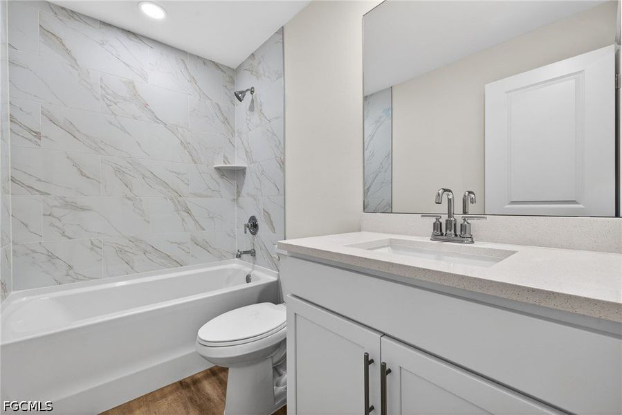 Furnished interior view inside a new home in Cape Coral, Cape Coral (Image 9).