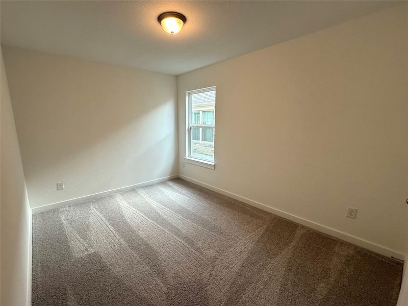 Spacious, unfurnished interior of a new home in Creeks Crossing, Elgin (Image 14).