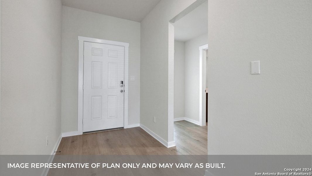 Spacious, unfurnished interior of a new home in Sonoma Oaks, Fredericksburg (Image 18).