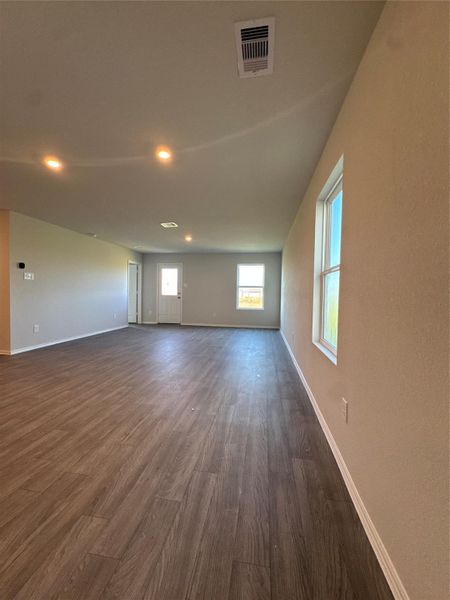 Spacious, unfurnished interior of a new home in Santa Fe, Cleveland (Image 15). Spacious, unfurnished interior of a new home in Santa Fe, Cleveland (Image 15).
