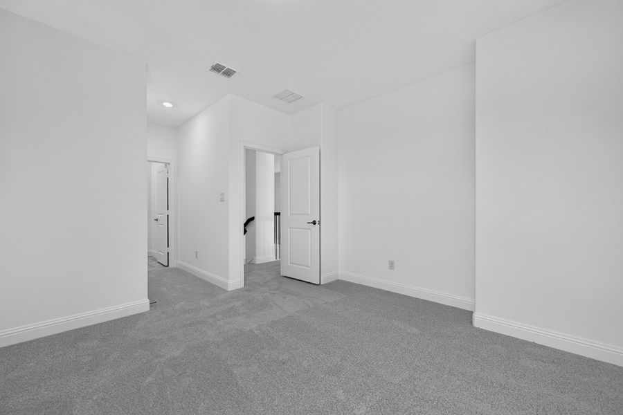 Spacious, unfurnished interior of a new home in The Ridge at Northlake, Northlake (Image 22).