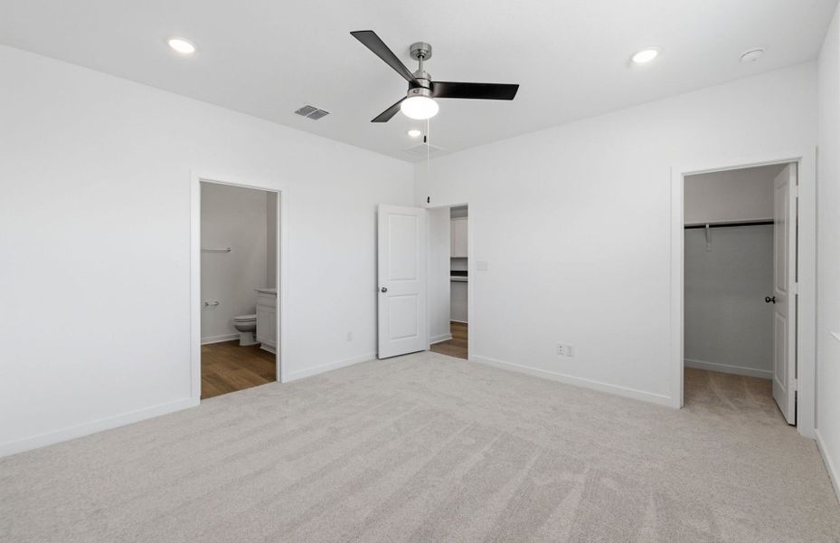 Spacious, unfurnished interior of a new home in Crosswinds, Kyle (Image 29).