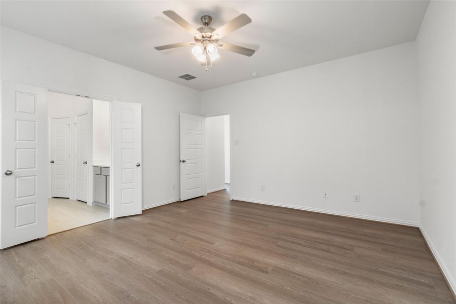 Spacious, unfurnished interior of a new home in Creekhaven, Arcola (Image 28). Spacious, unfurnished interior of a new home in Creekhaven, Arcola (Image 28).