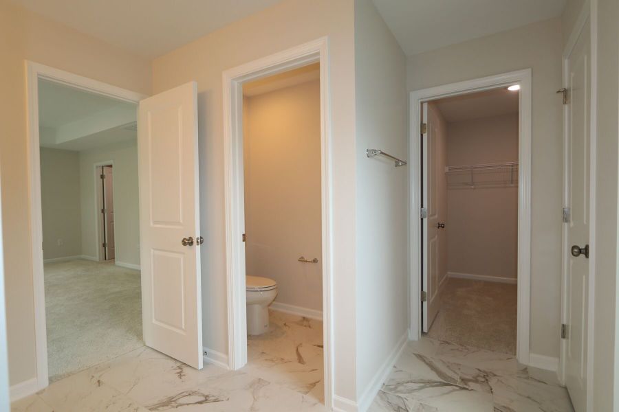 Owner's Bathroom Owner's Bathroom