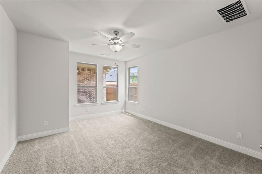Spacious, unfurnished interior of a new home in Cambridge Crossing, Celina (Image 19).