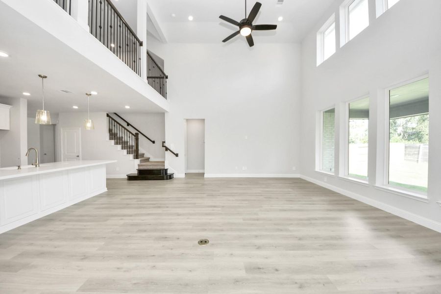 Spacious, unfurnished interior of a new home in ARTAVIA: Hilltop Collection, Conroe (Image 32). Spacious, unfurnished interior of a new home in ARTAVIA: Hilltop Collection, Conroe (Image 32).