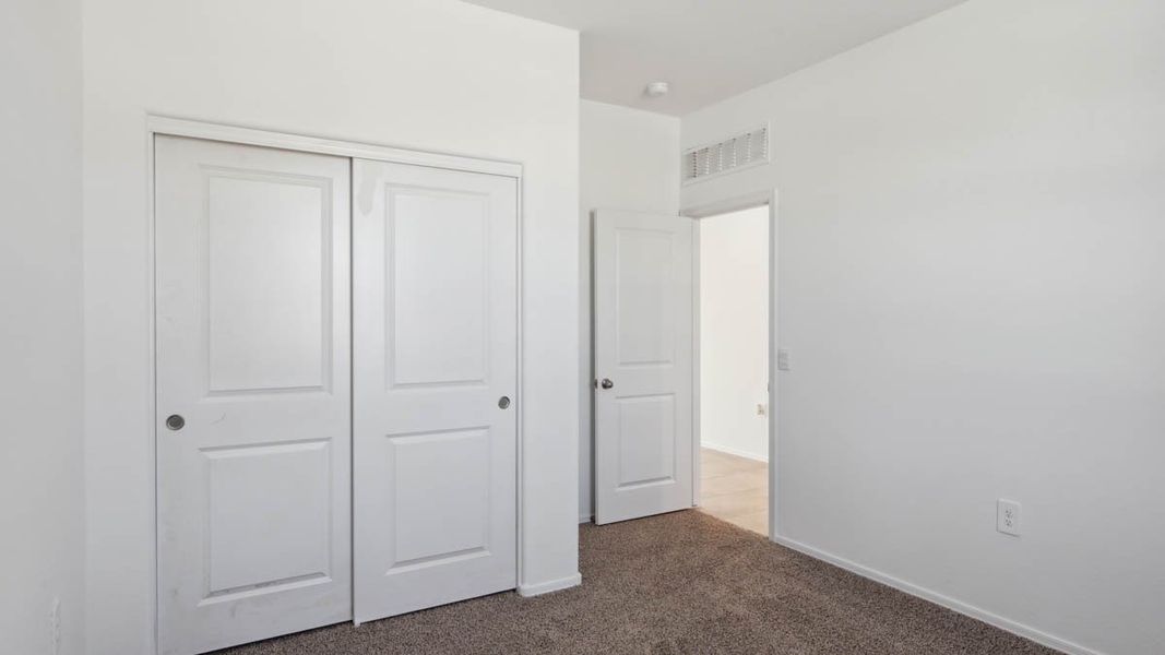 Spacious, unfurnished interior of a new home in Carlton Commons, Casa Grande (Image 28).