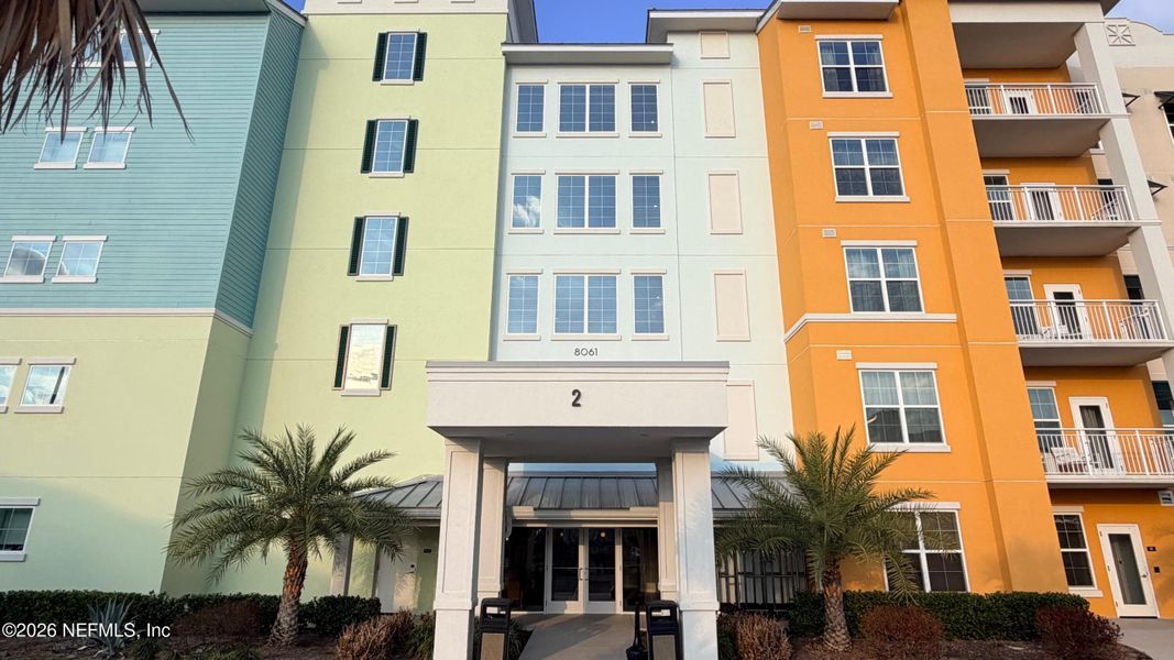 Condo located in Kissimmee, FL showcasing its design and architecture (Image 32).