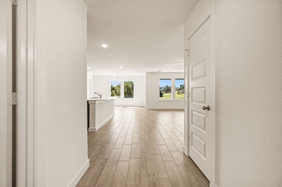 Spacious, unfurnished interior of a new home in Gatlin Ranch, Springtown (Image 15).