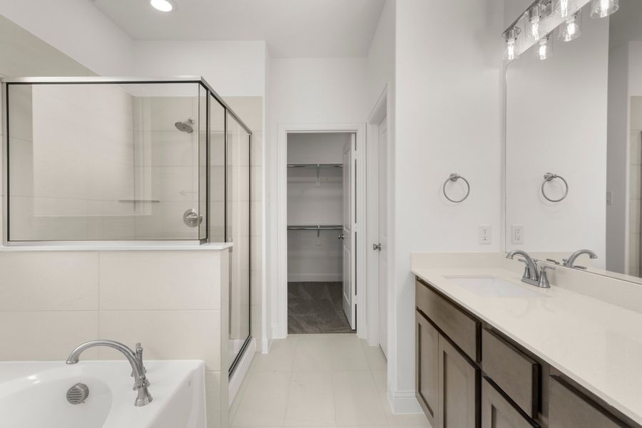 Furnished interior view inside a new home in Creekside, Royse City (Image 10).