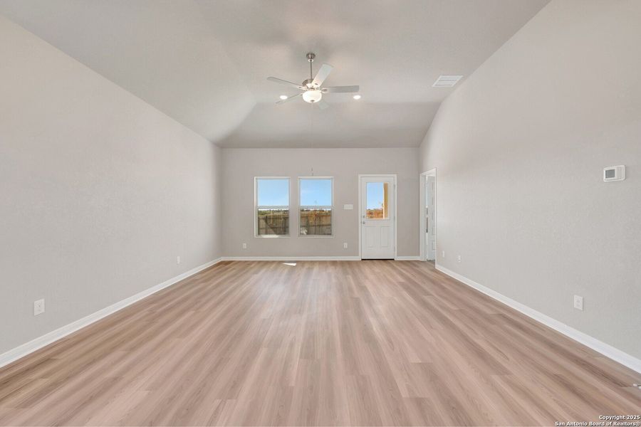 Spacious, unfurnished interior of a new home in Paloma Park, Converse (Image 33).