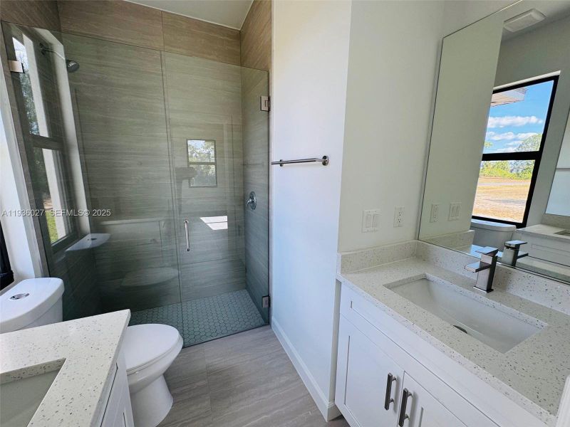 Furnished interior view inside a new home in , Cape Coral (Image 8).