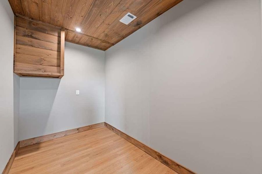 Spacious, unfurnished interior of a new home in , Blue Ridge (Image 25).