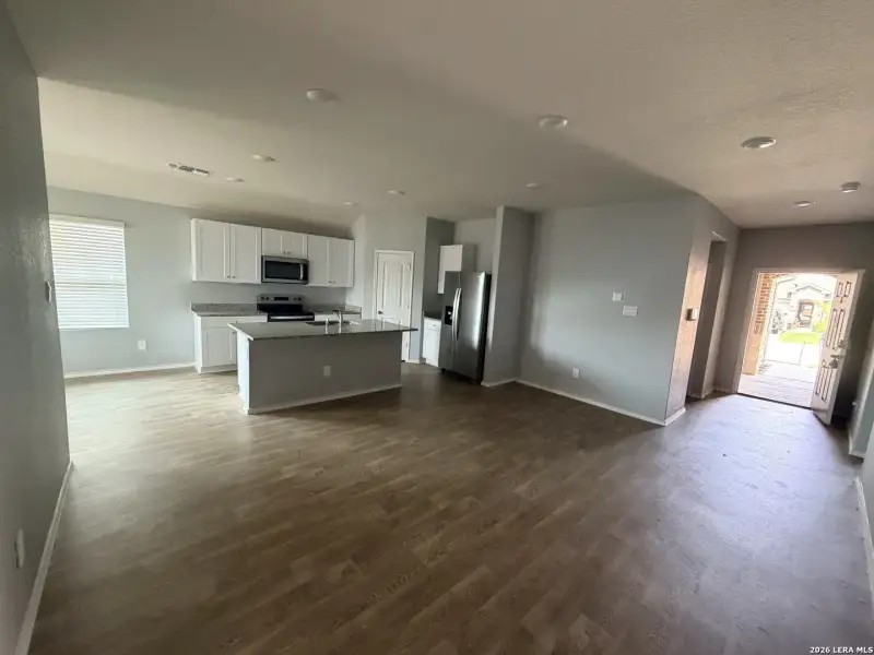 Spacious, unfurnished interior of a new home in Arroyo Ranch, Seguin (Image 5). Spacious, unfurnished interior of a new home in Arroyo Ranch, Seguin (Image 5).
