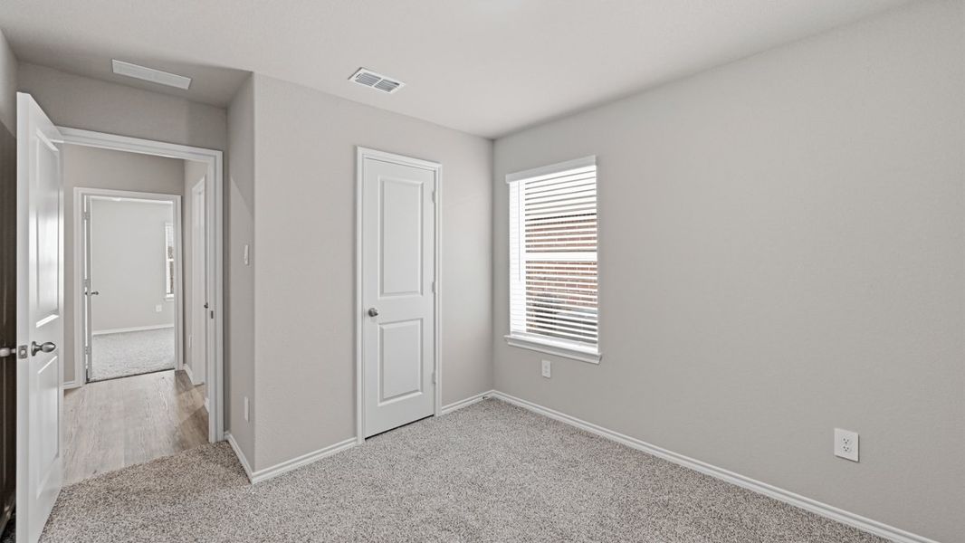 Spacious, unfurnished interior of a new home in Legado, Cleburne (Image 29).